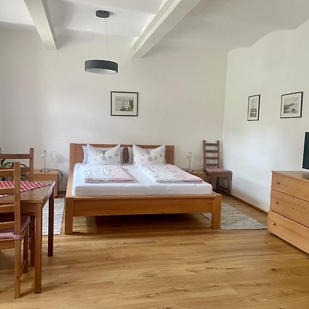Pension Bernhardhof Otterfing エクステリア 写真