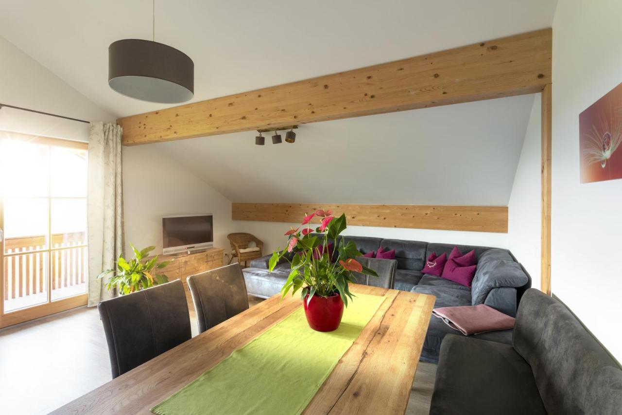 Pension Bernhardhof Otterfing エクステリア 写真