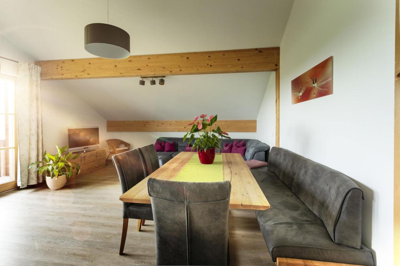 Pension Bernhardhof Otterfing エクステリア 写真
