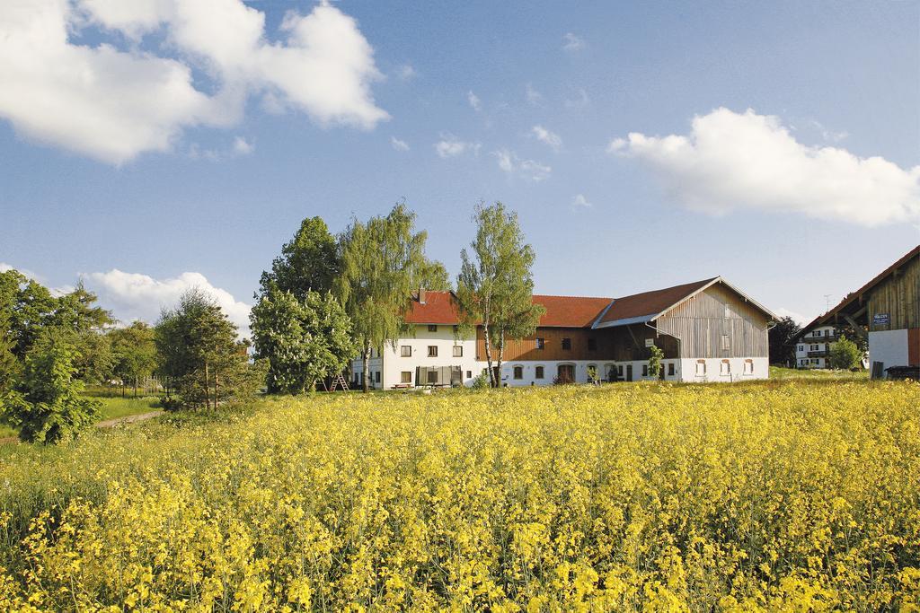 Pension Bernhardhof Otterfing エクステリア 写真