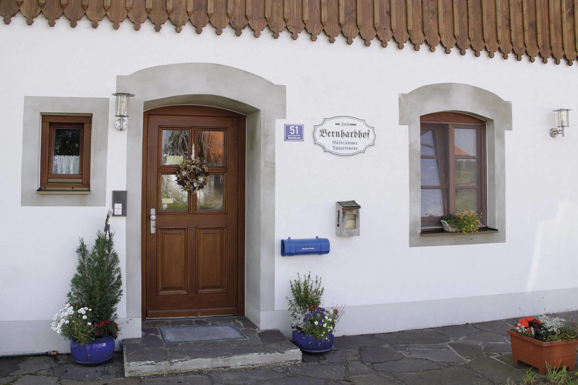 Pension Bernhardhof Otterfing エクステリア 写真