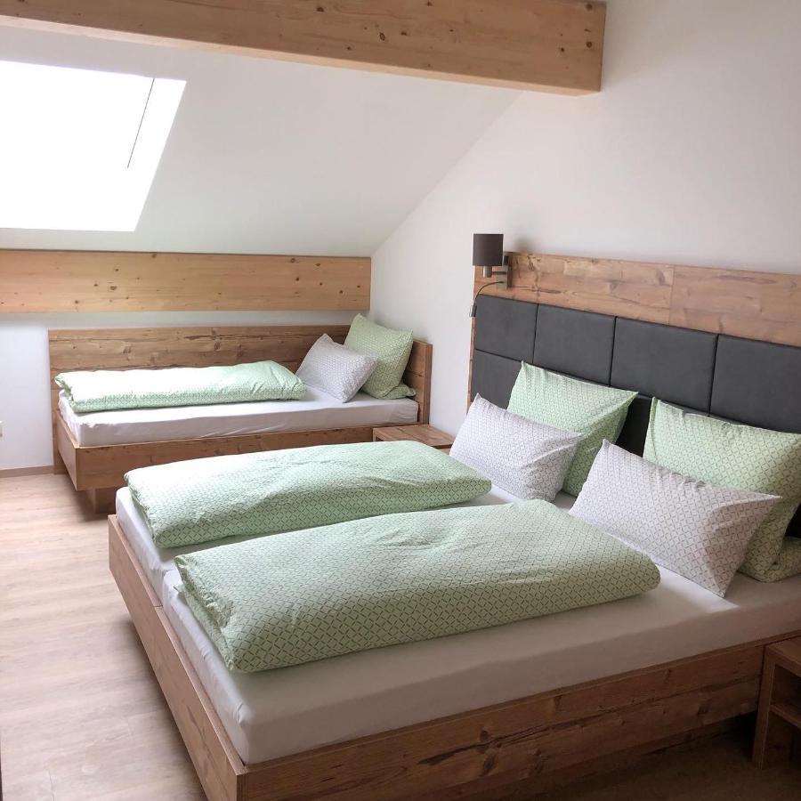 Pension Bernhardhof Otterfing エクステリア 写真
